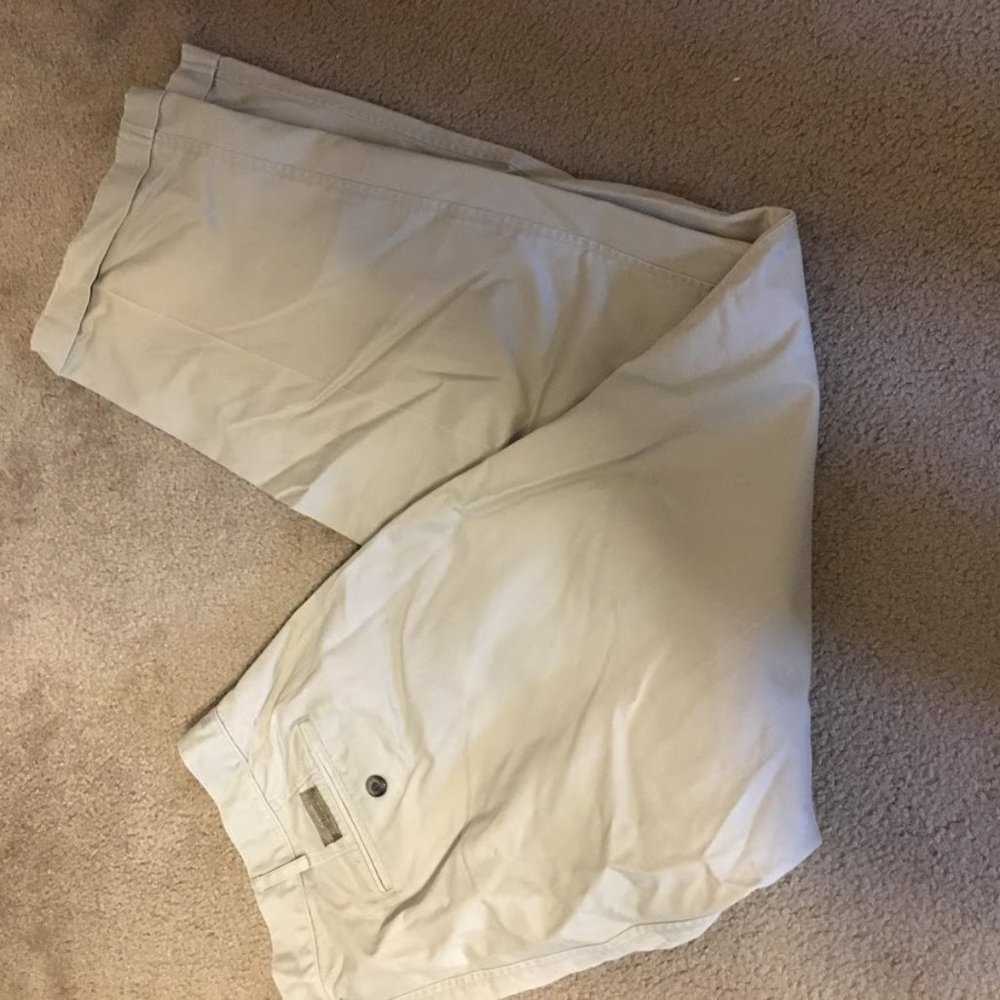 Haggar 100% Cotton cuffed Khaki's 42/32